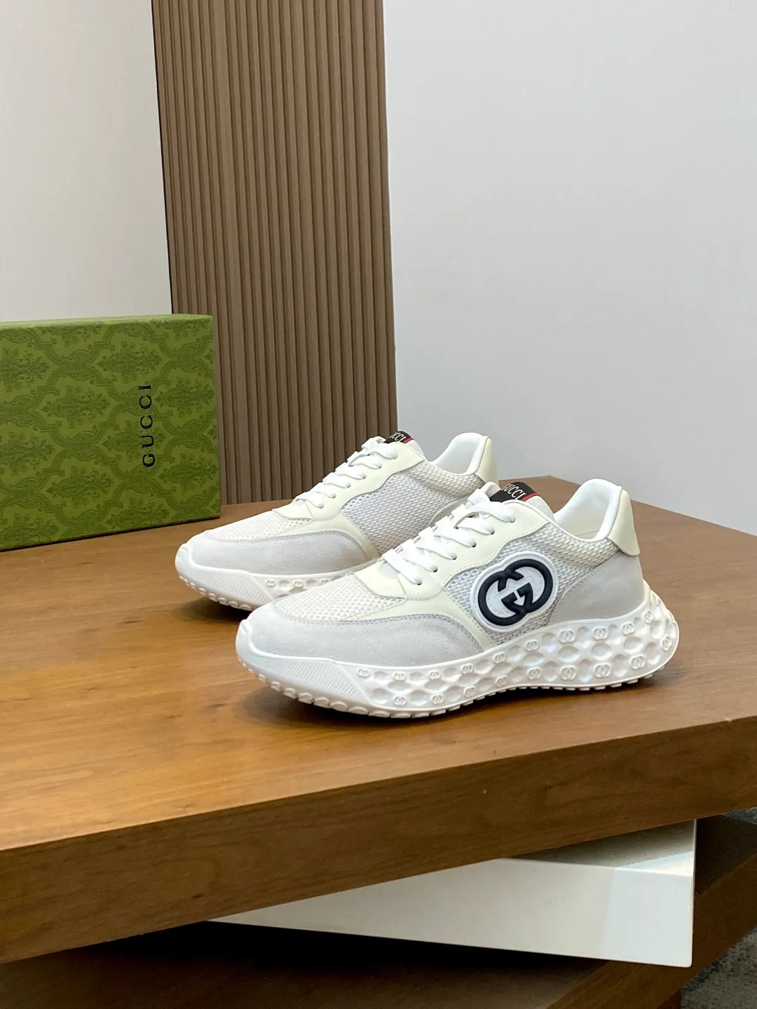 Men's shoes 💰780 [Gucci] Gucci - High-end quality original order - Upper: Napa calfskin, pebbled calfskin, computer embroidered brand totem - Inner: water-dyed cowhide - Outsole: ultra-light TPU·rubber; two-color molded outsole -Super high quality control·Fine workmanship: highlighted (high-end·luxury·grade) -Size: 38-44 (38 45 can be customized)